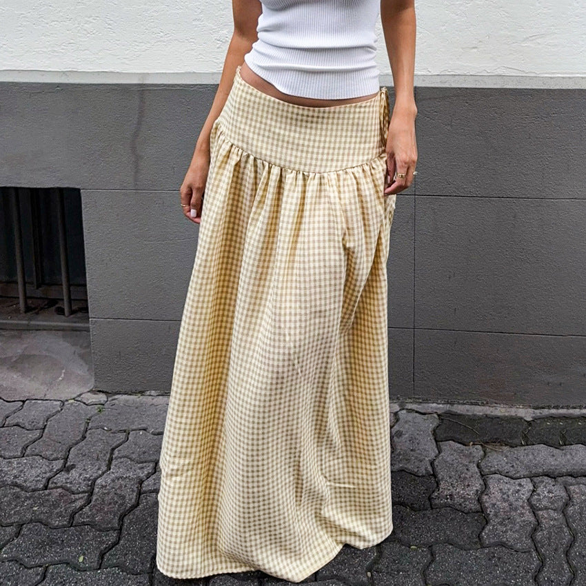 Beige gingham maxi skirt with pleated long shape