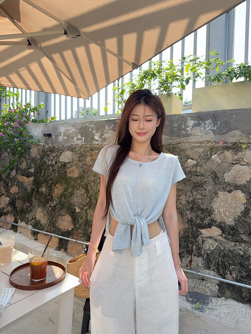 round neck t shirts for women with waist knot