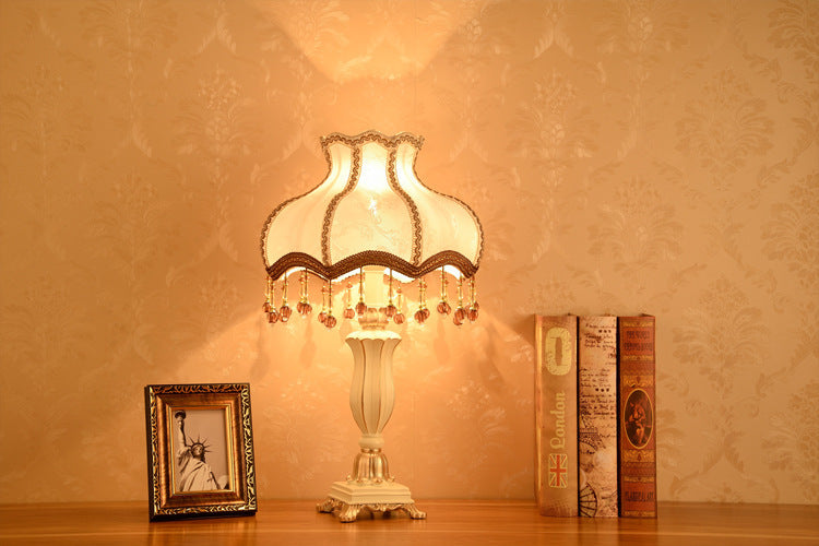 European fabric princess bedside table lamp