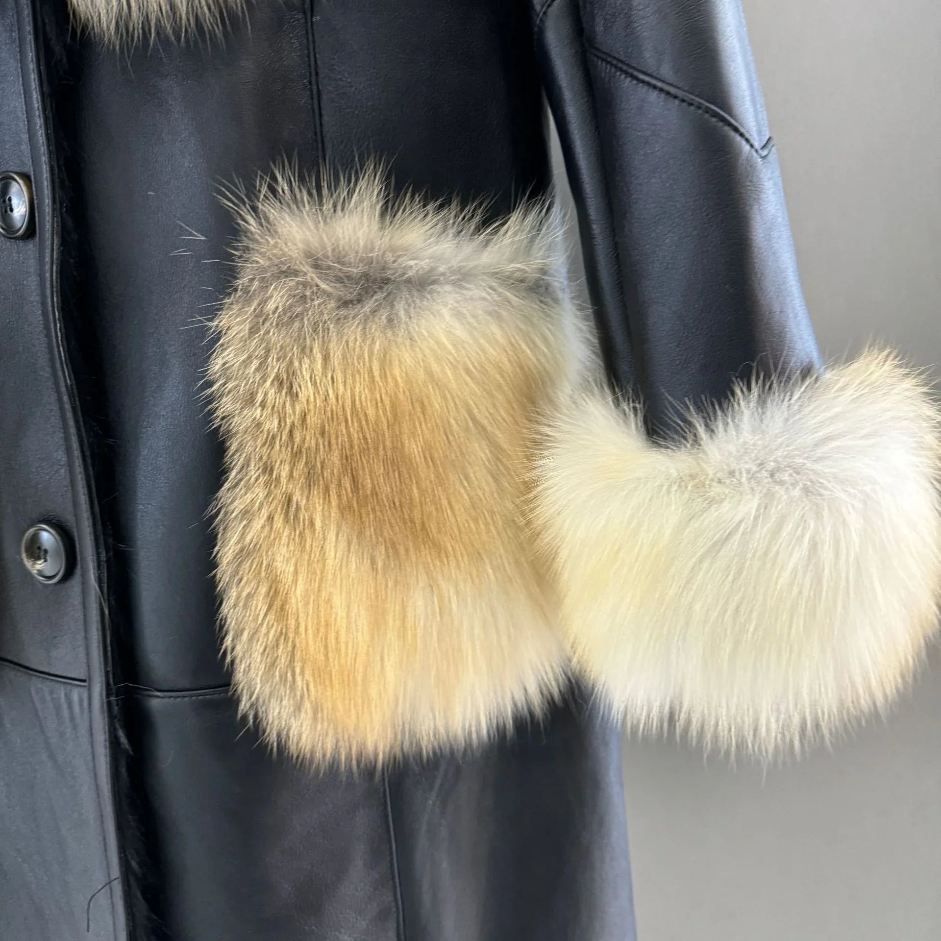 Women’s Sheepskin Leather Coat with Fox Fur Collar And Sleeves