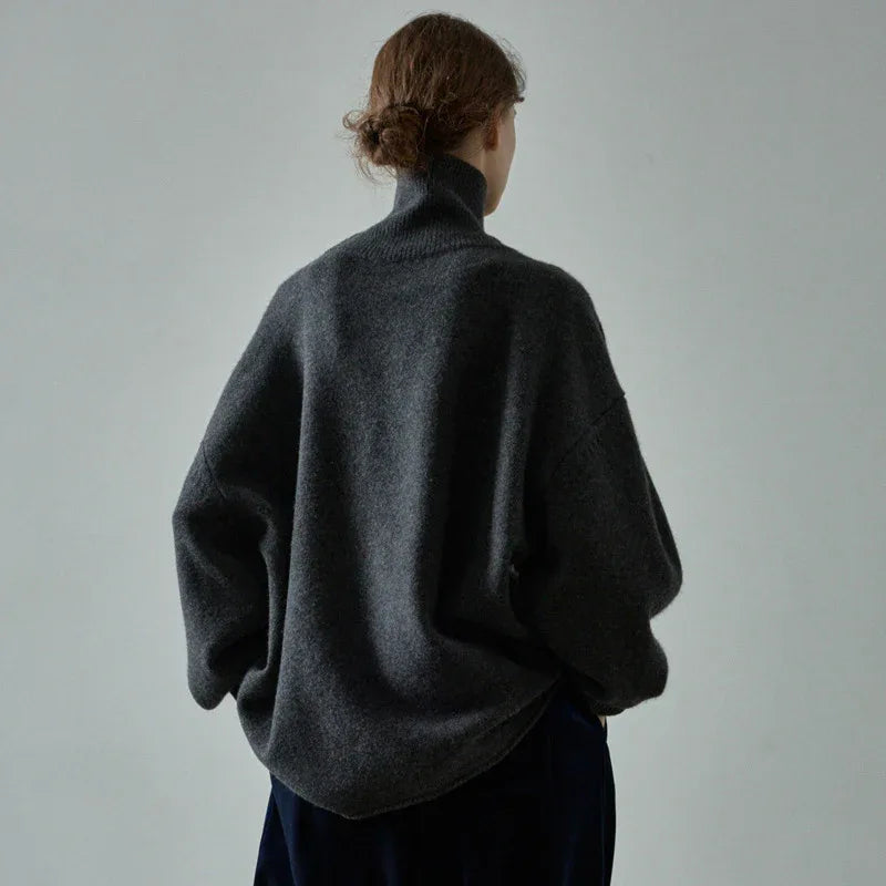 Low classic oversized high neck wool sweater