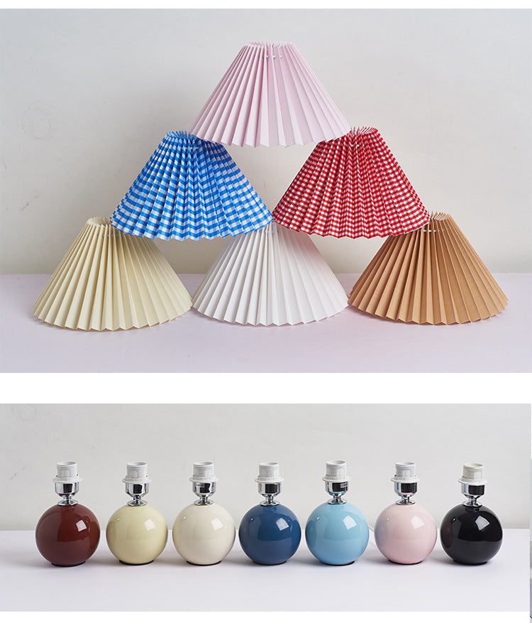 Nordic ceramic pleated bedside table lamp
