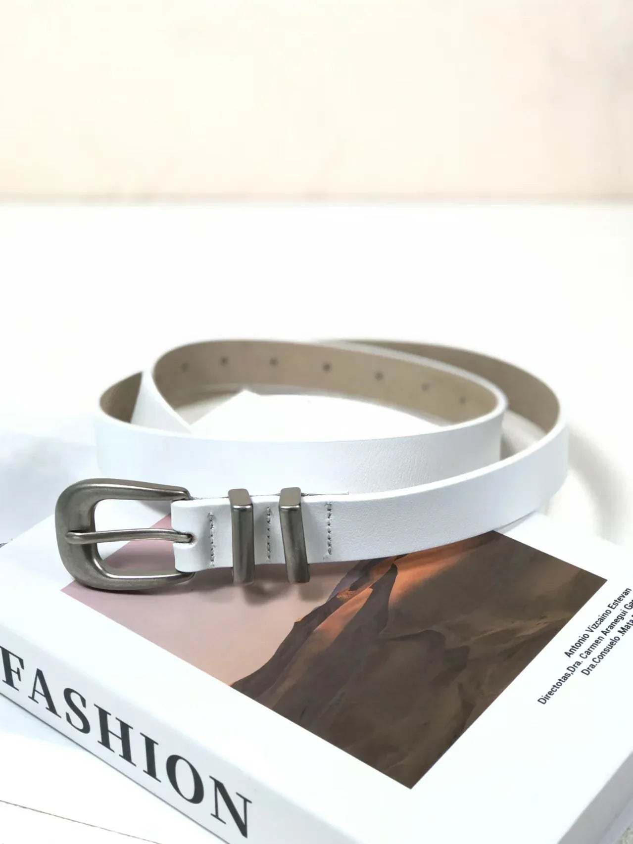 Retro silver buckle cowhide women leather belt