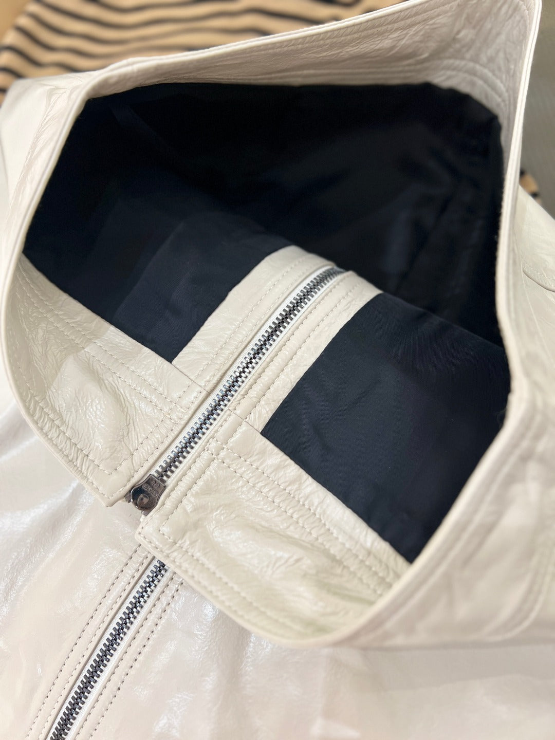 Women Off White Leather Mini Skirt With Zip Front