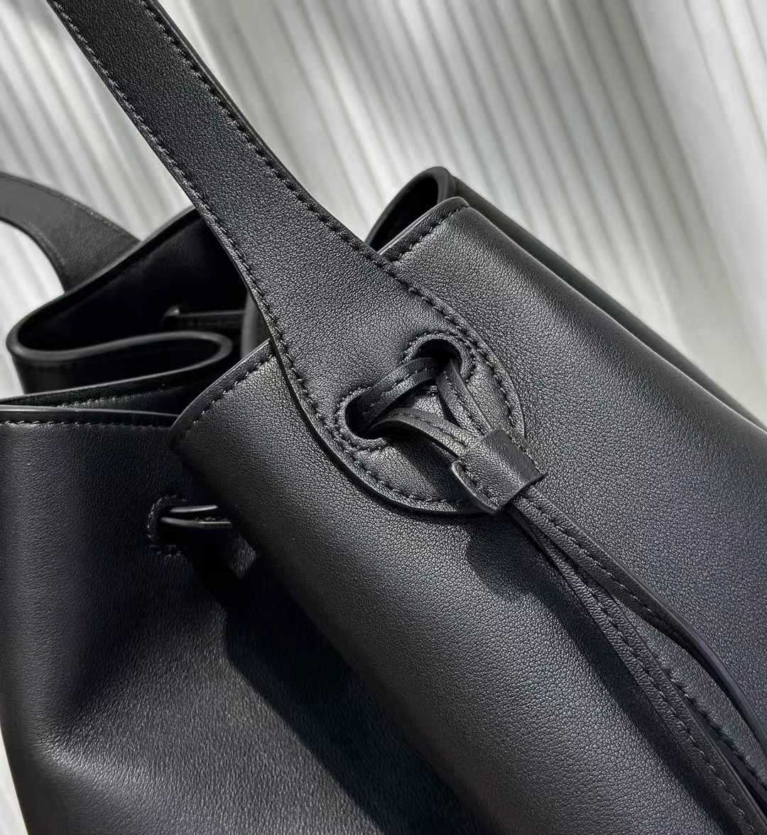 Genuine Leather Women’s Bucket Bag Tote with Drawstring