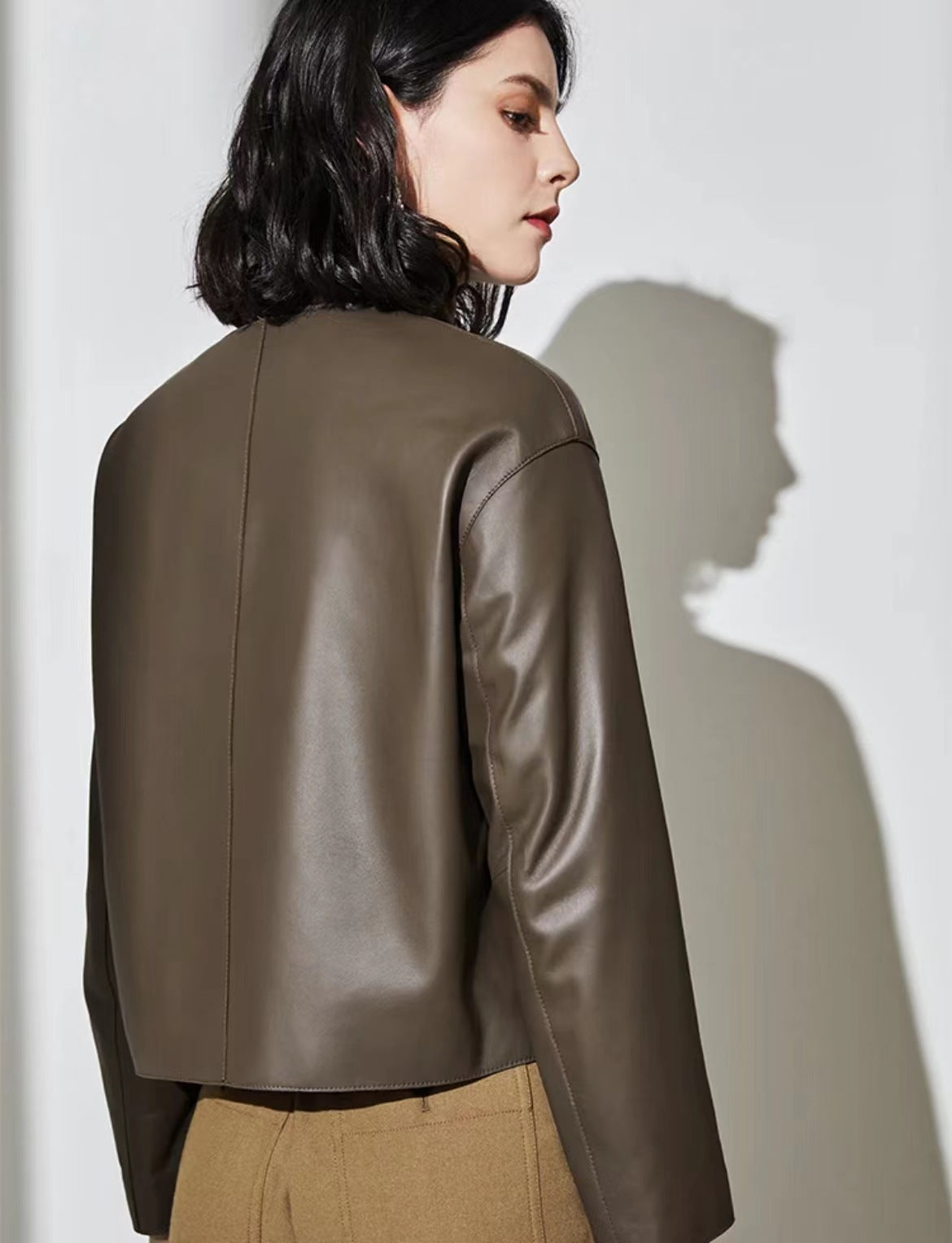 Round neck cropped sheepskin leather jacket