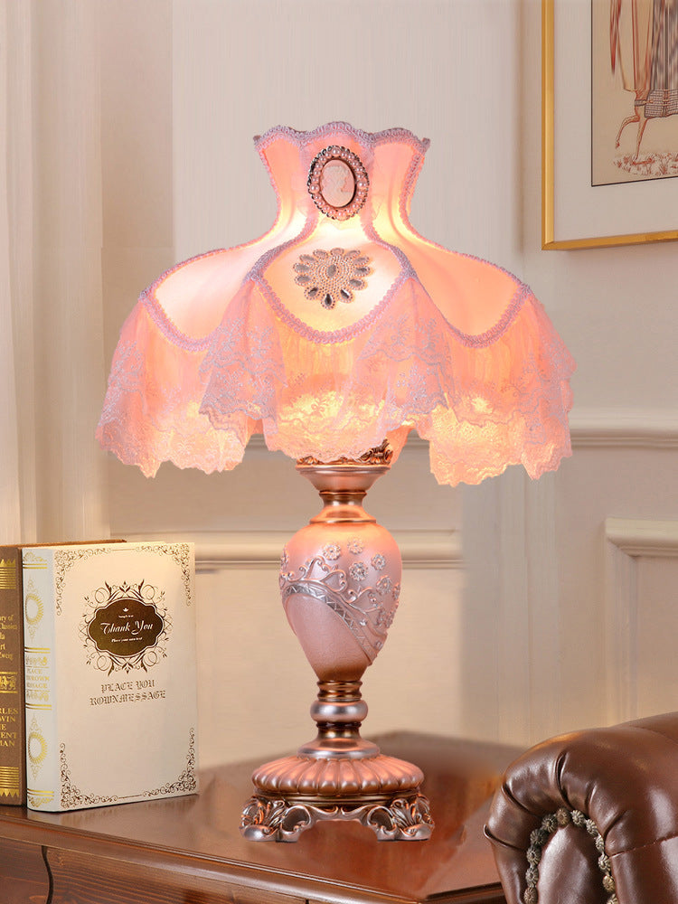 Pastoral pink lace bedside table lamp