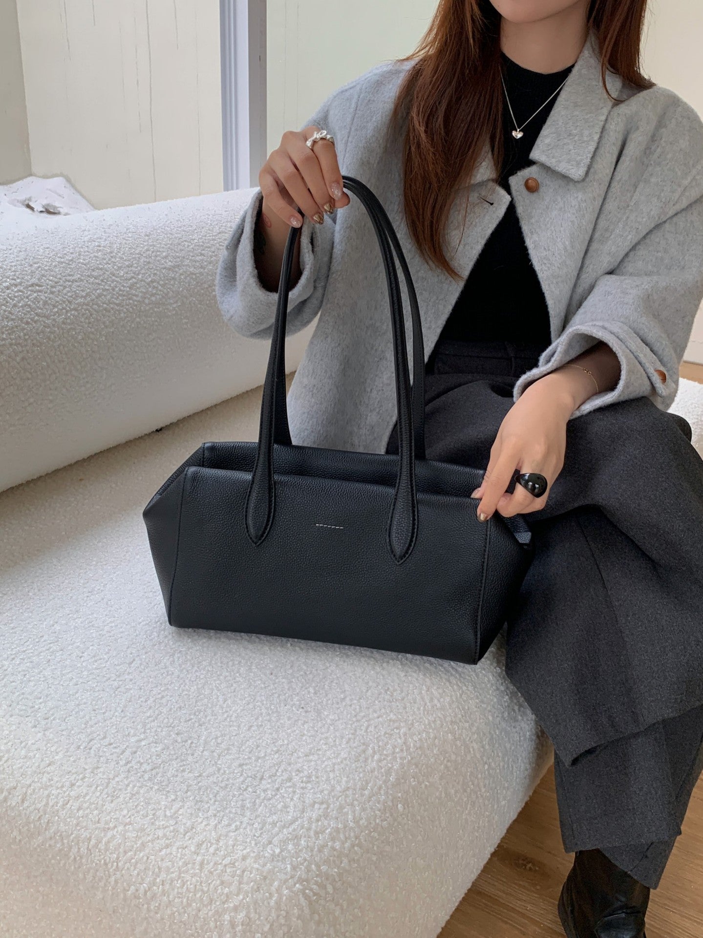 Top-grain cowhide Boston shoulder baguette bag