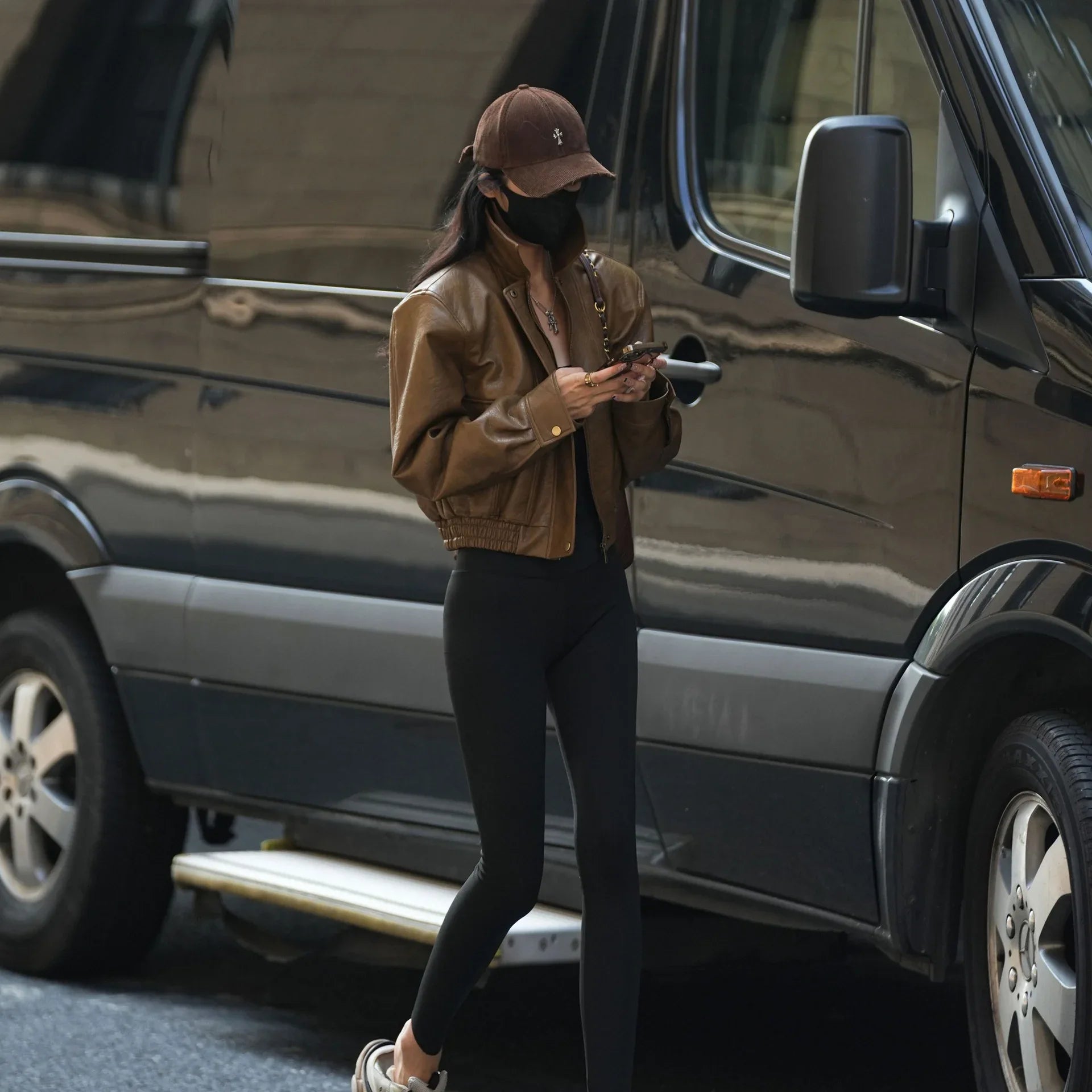 Cropped leather jacket for women