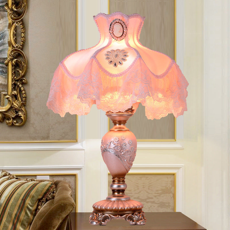 Pastoral pink lace bedside table lamp
