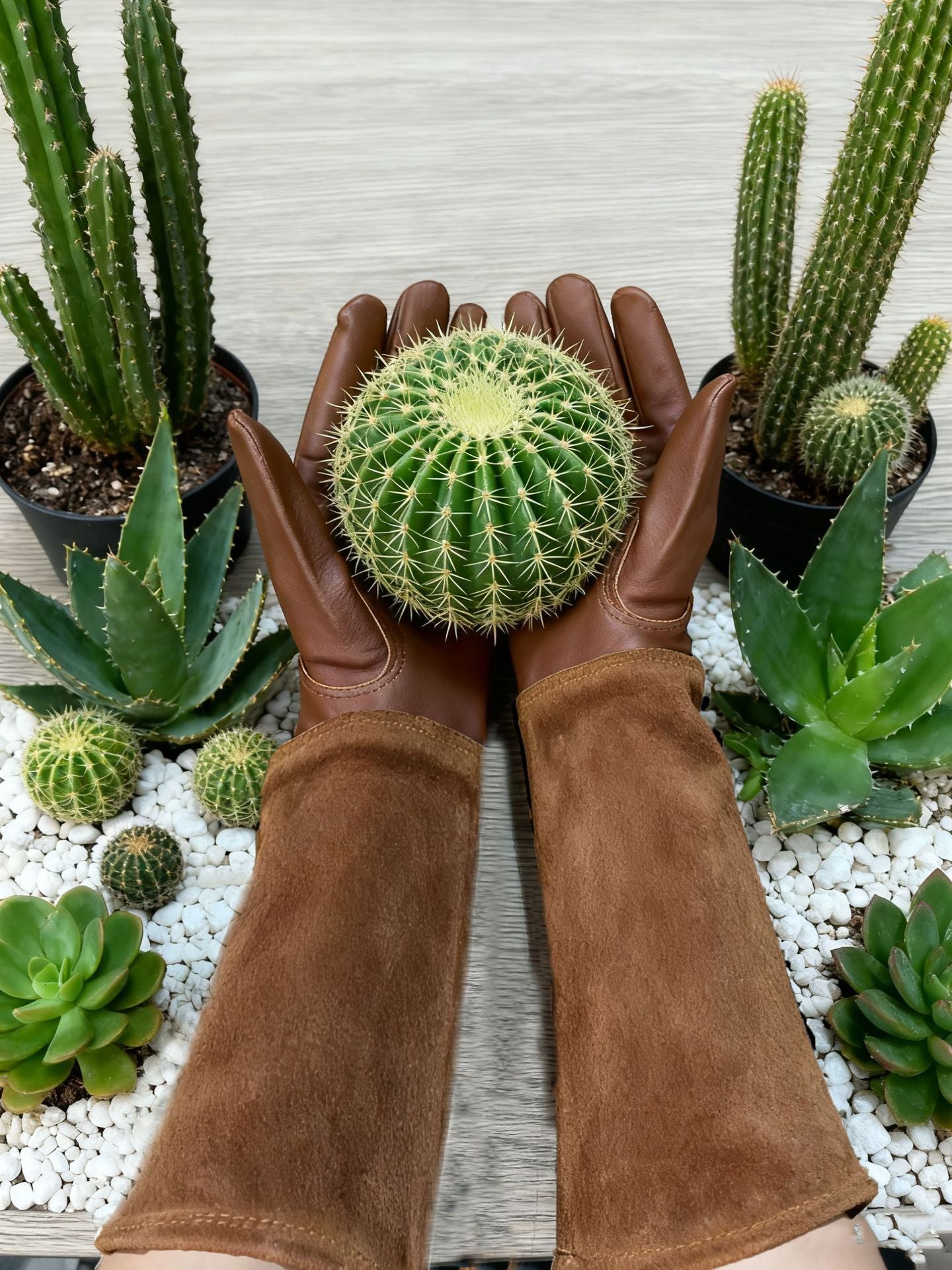 Leather gardening gloves with suede arm cuffs