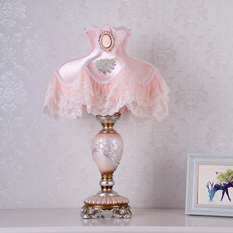 Pastoral pink lace bedside table lamp