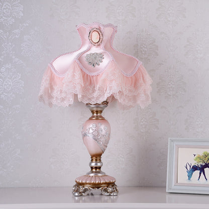 Pastoral pink lace bedside table lamp