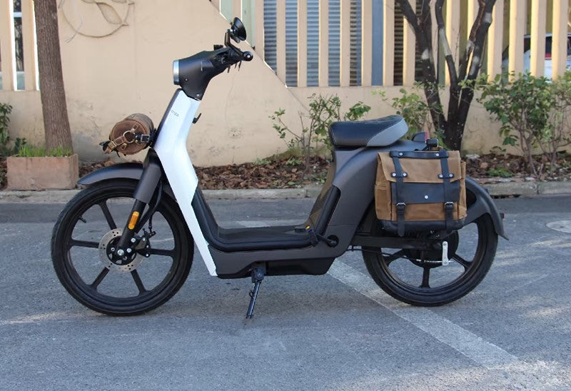 Motorcycle Pannier Bag in Waxed Canvas with Genuine Leather Trim