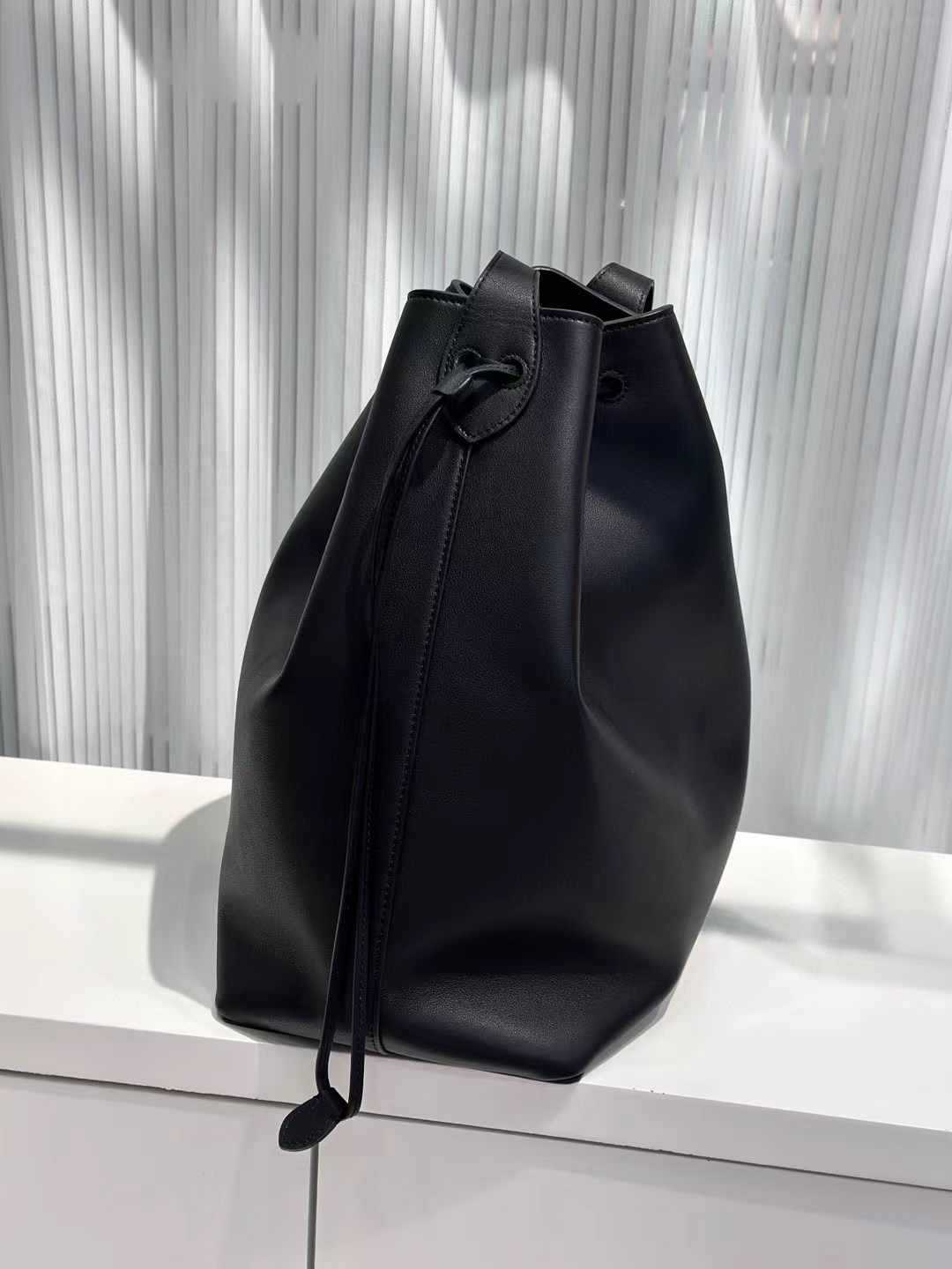 Genuine Leather Women’s Bucket Bag Tote with Drawstring