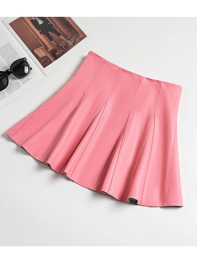 Upgrade your look with a women’s leather mini skirt in sheepskin. High waist, pleated flow, and flattering fit. Ships quickly worldwide.