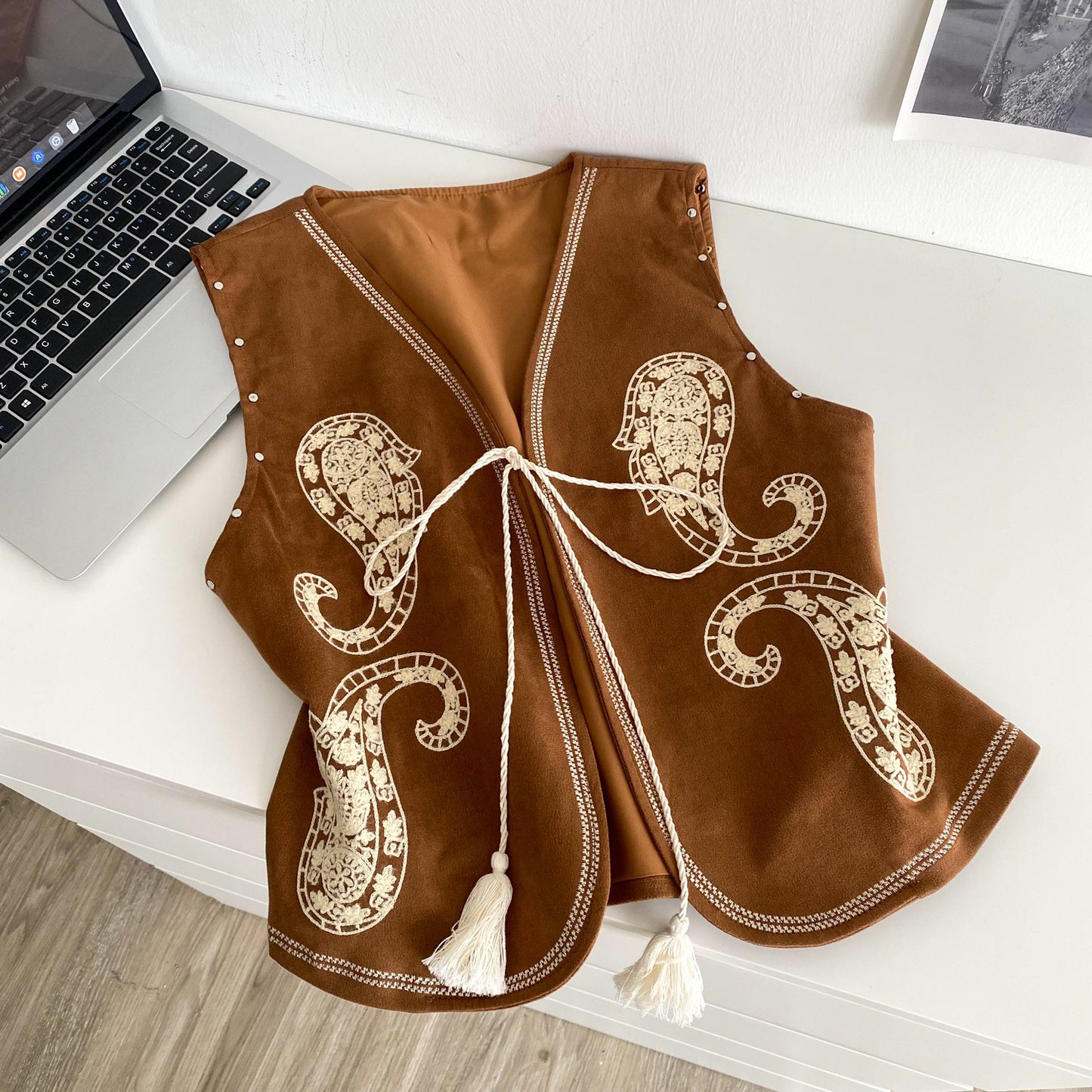 Women Embroidered Chenille Vest V-Neck Lace-Up with Tassel