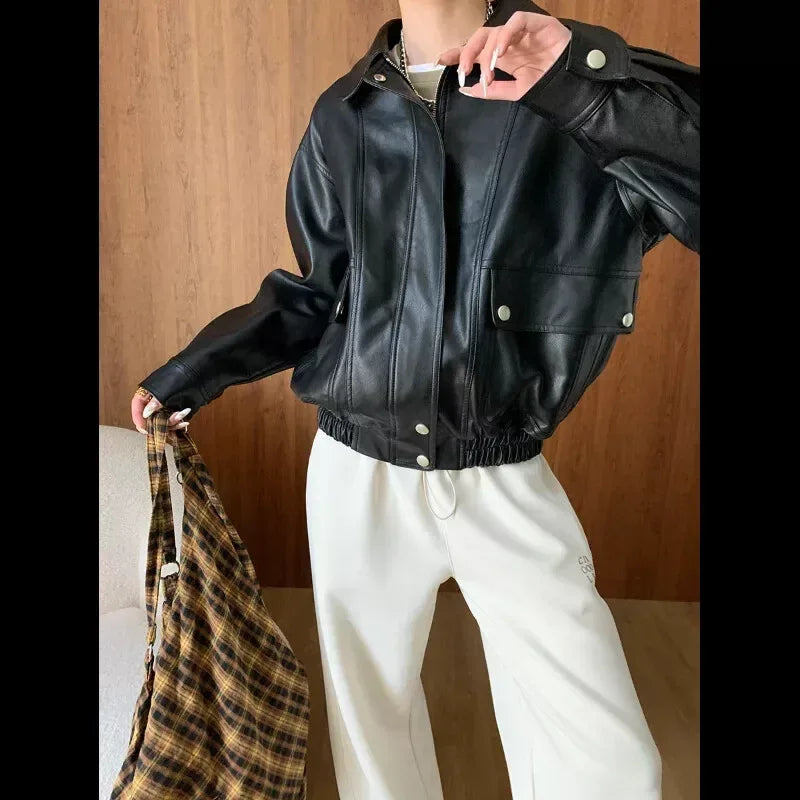 Baggy leather jacket for women with black oversized fit