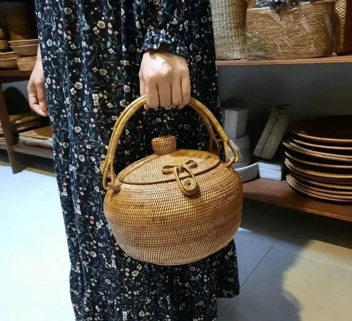 Bali Rattan Pot Bag With Lid and Arched Handle Style 1
