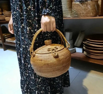 Bali Rattan Pot Bag With Lid and Arched Handle Style 1