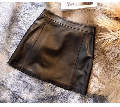 Women's mini leather skirt in black and green