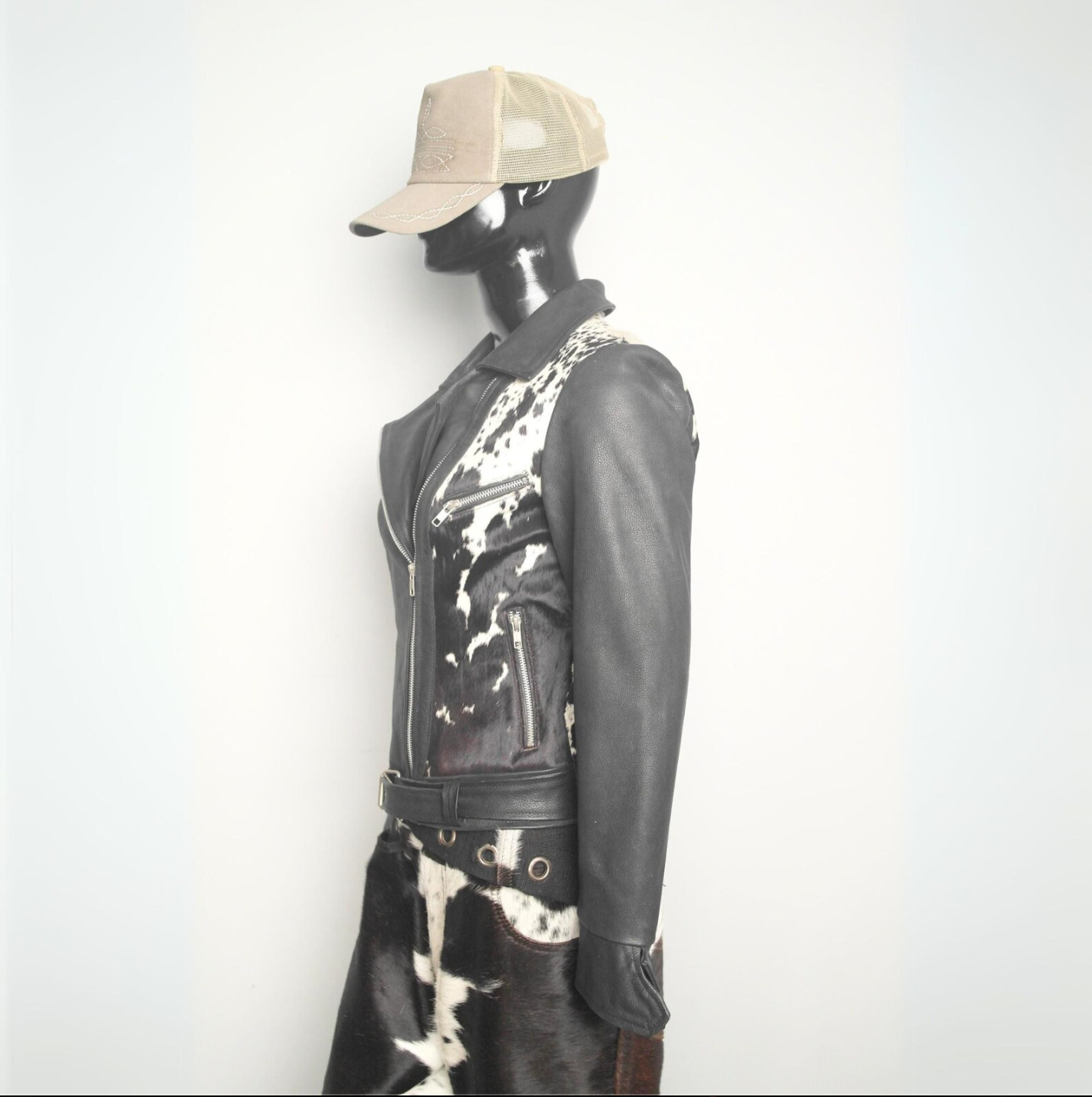 Cow skin jacket women can wear for rodeo, events, or daily style—real cowhide front and back with leather structure.

