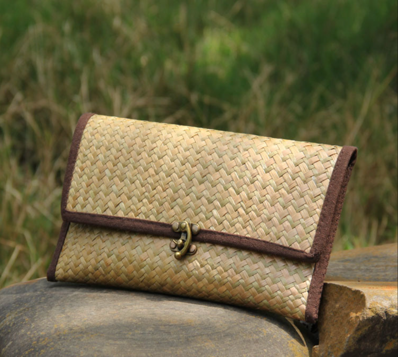 Woven Rattan Clutch Bag for Summer Outfits
