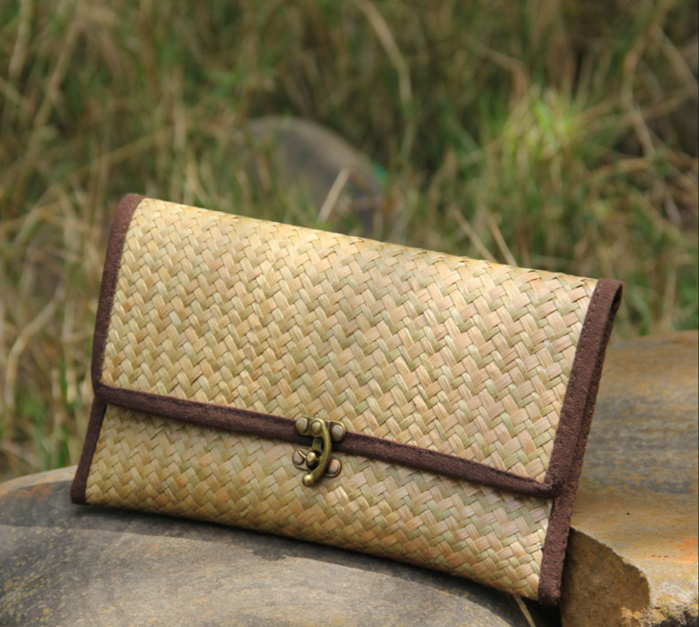 Woven Rattan Clutch Bag for Summer Outfits