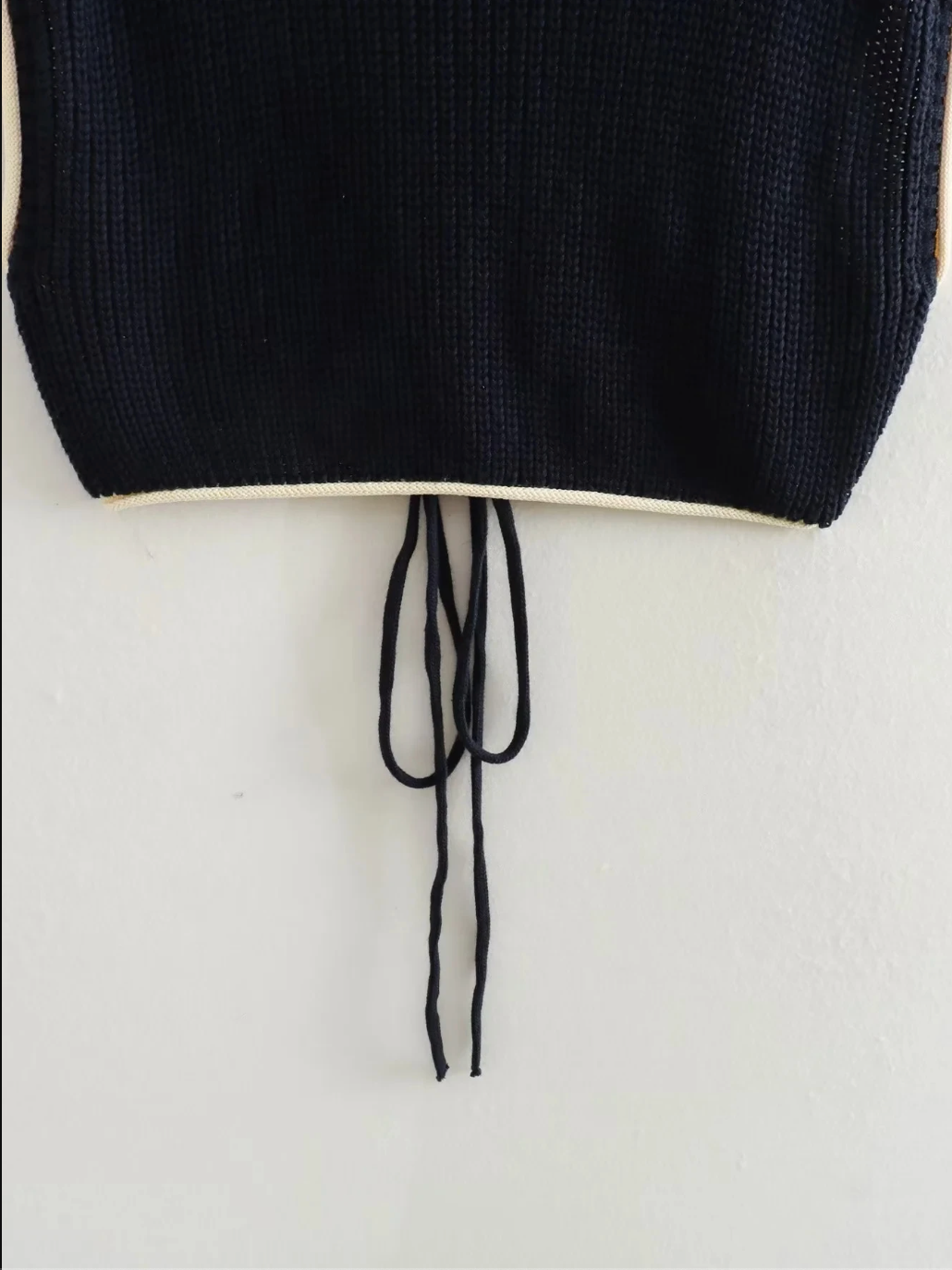 Women’s Black Knit Backless Sleeveless Cropped Sweater Vest