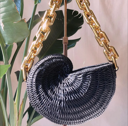 Conch Shell Straw Shoulder Bag with Acrylic Chain
