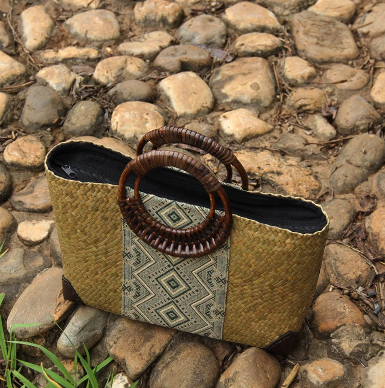 Woven Straw Beach Bag Tote with Rattan Handles & Zipper