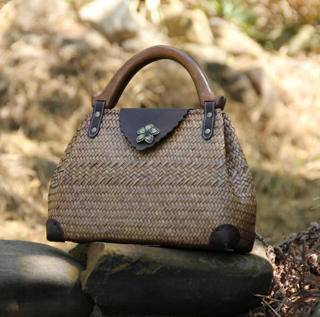 Vintage Wooden Handle Woven Straw Handbag