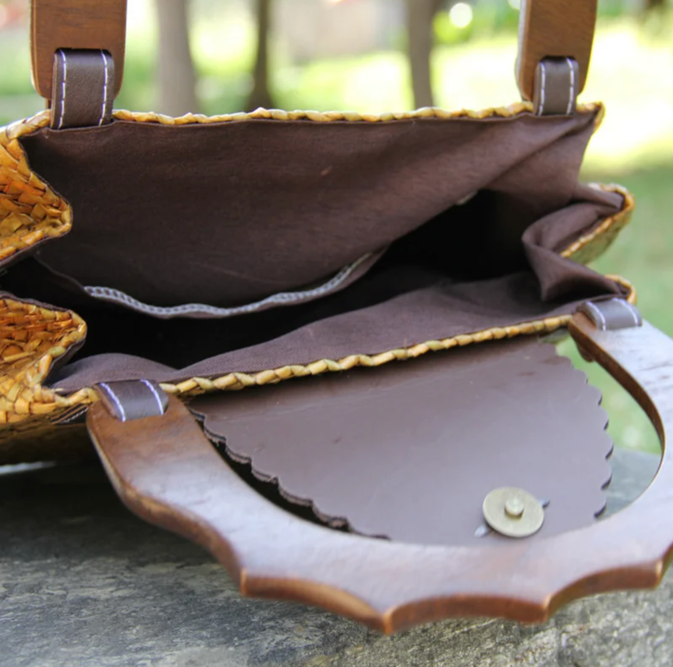 Vintage Wooden Handle Woven Straw Handbag