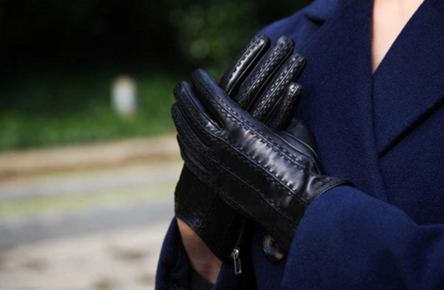 Women’s Leather Gloves in Black Sheepskin with Fleece Lining and Side Zipper