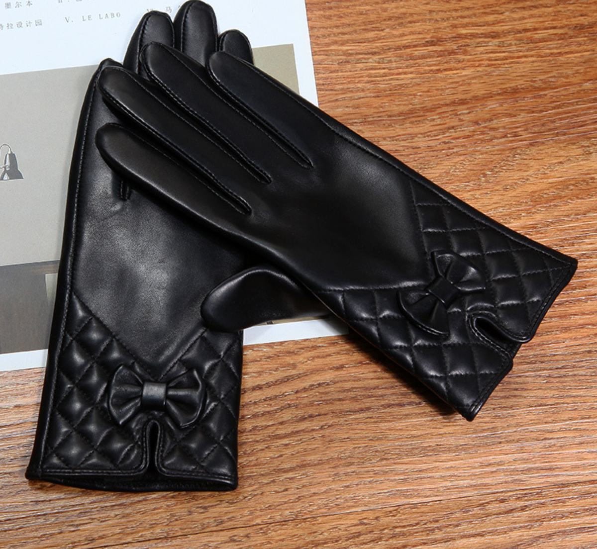 Women’s Leather Gloves for Winter with Fleece Lining and Touchscreen Use