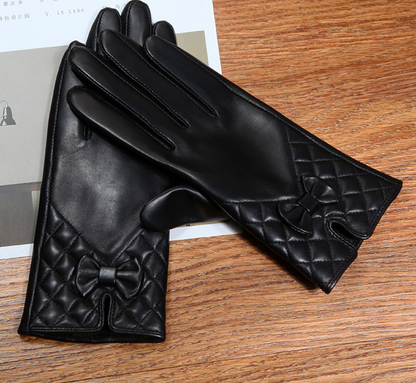 Women’s Leather Gloves for Winter with Fleece Lining and Touchscreen Use