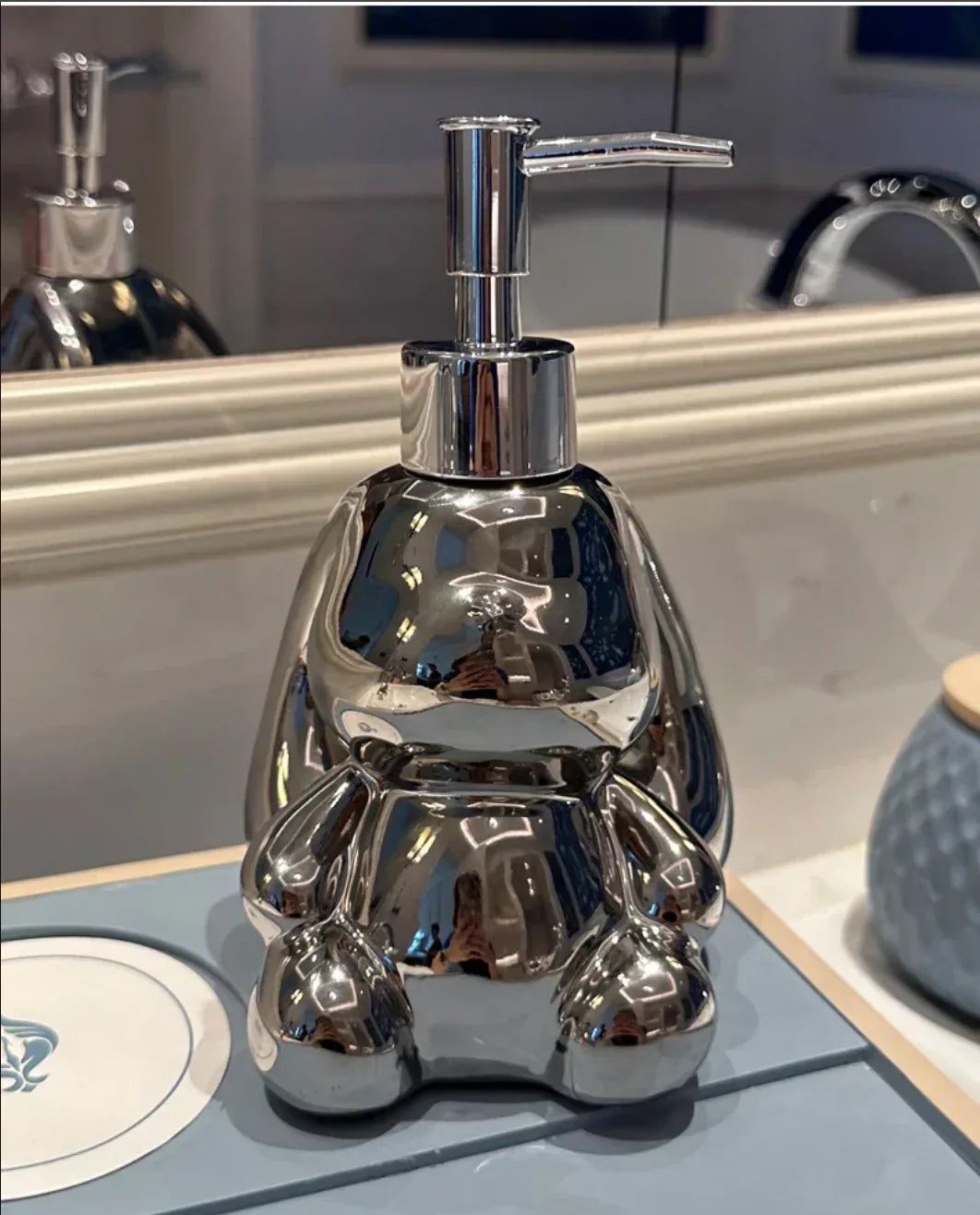 Ceramic Rabbit Soap Dispenser Bathroom Accessories