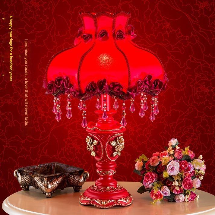 Red victorian wedding table lamp with beads