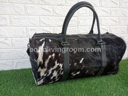 Discover new horizons with this cowhide travel bag, designed for the explorer in you.