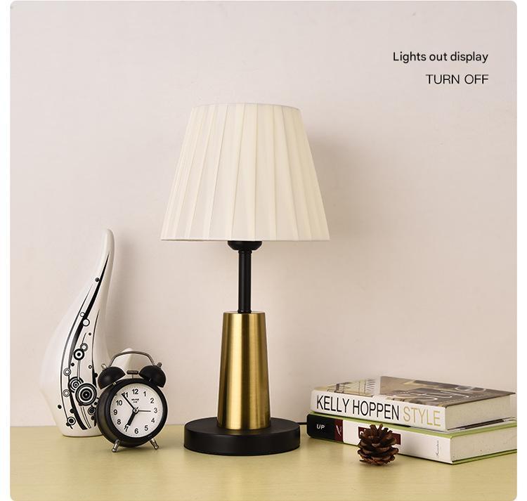 Nordic pleated fabric bedside table lamp