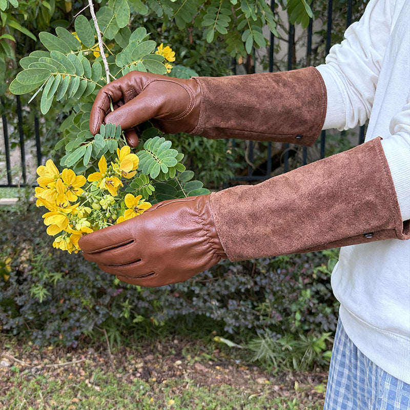 Leather gardening gloves with suede arm cuffs