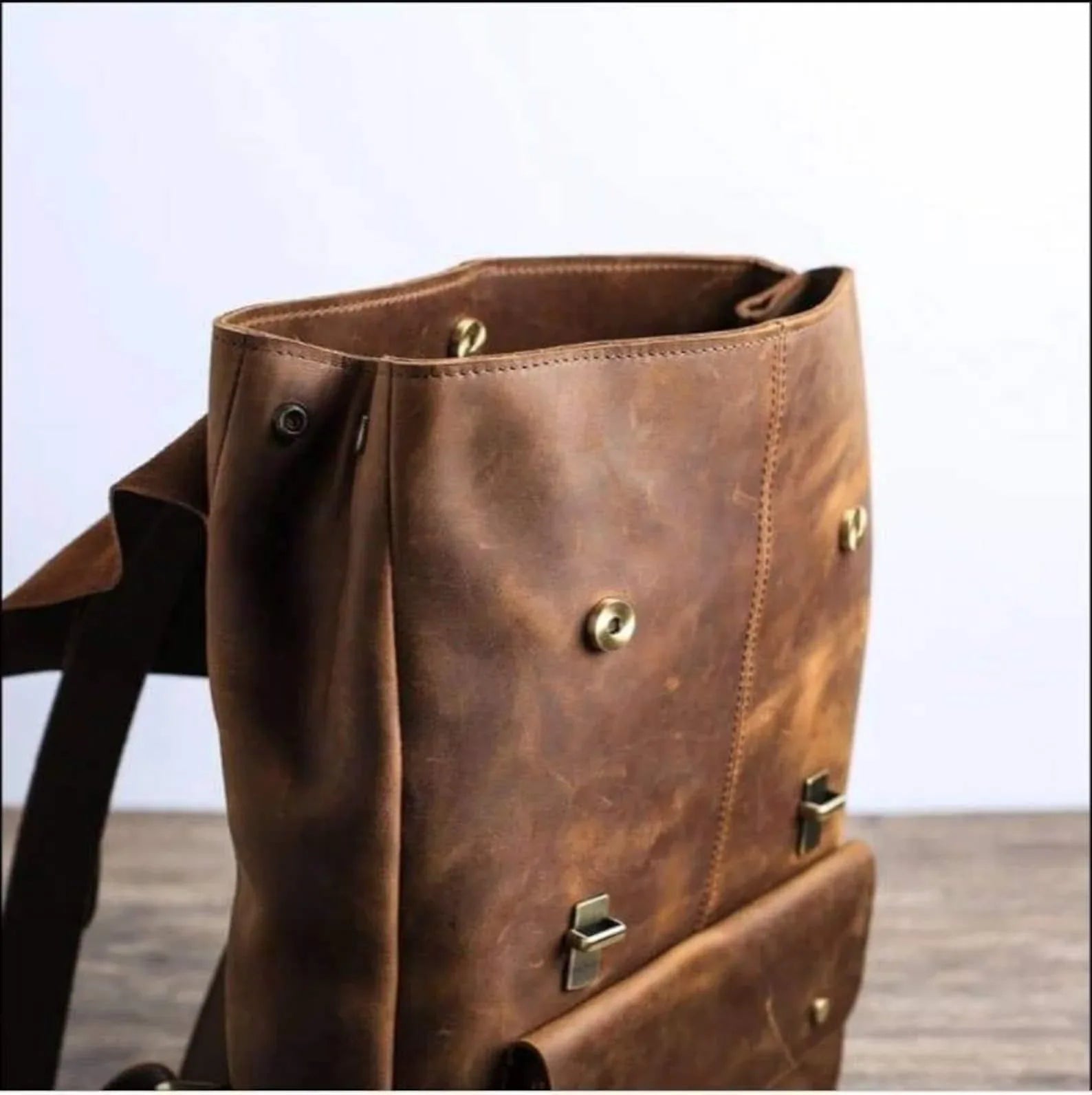 Brown cowhide leather backpack rucksack laptop travel