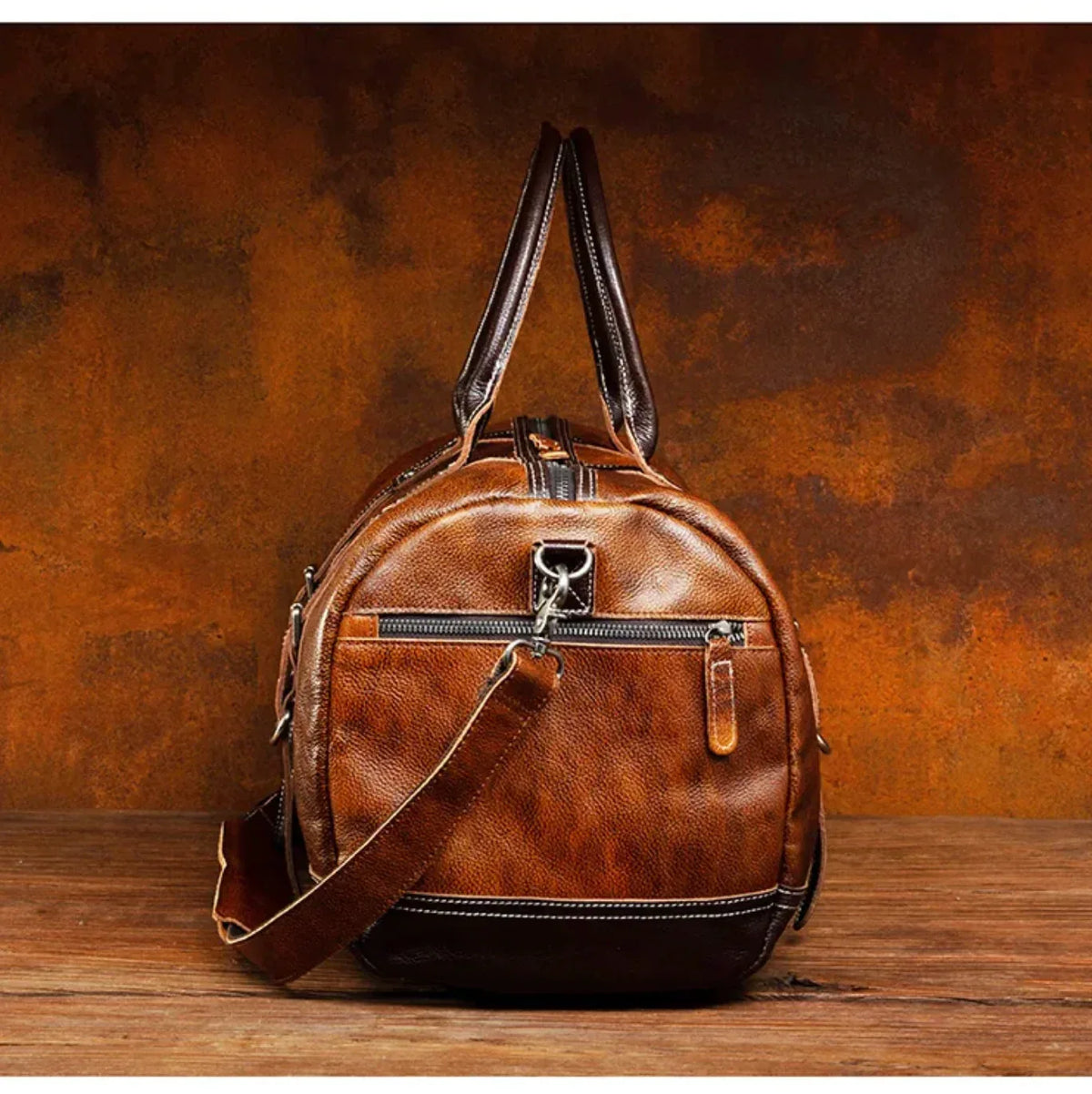 Leather Weekender Bag for Men in Brown Vegetable-Tanned Cowhide