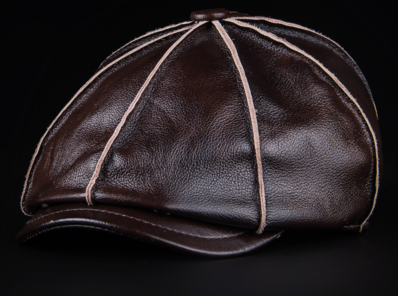 Leather Gatsby cap with brass closure