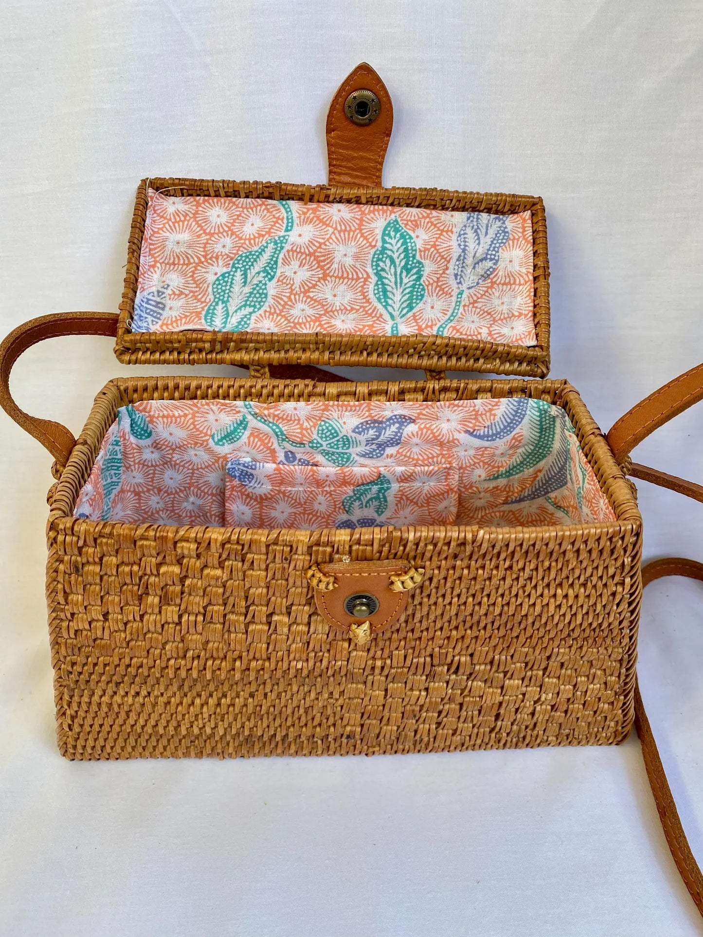 Rattan Summer Beach Sling Bag