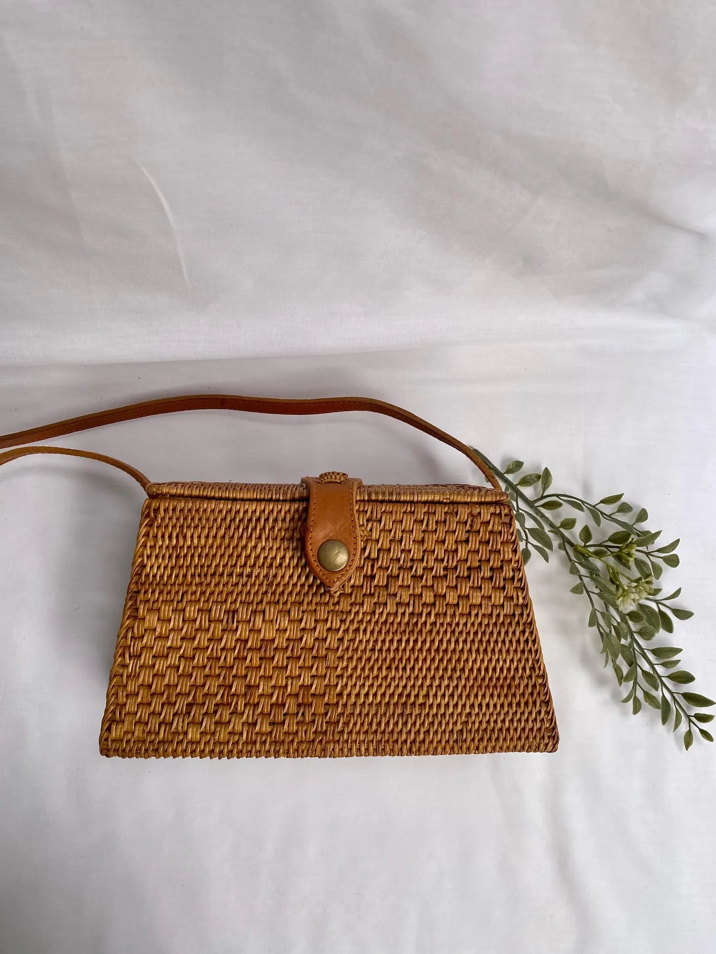 Rattan Summer Beach Sling Bag