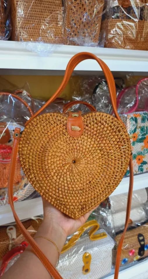 Rattan Heart Shaped Crossbody Bag