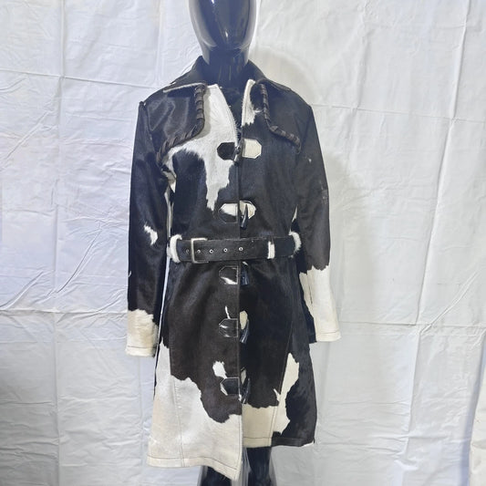 Turn heads with a genuine leather women's cowhide trench coat featuring real hair on cowhide and bold cow print patterns for standout fall-winter looks.


