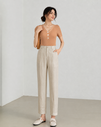 Women loose cropped pants in soft pink
