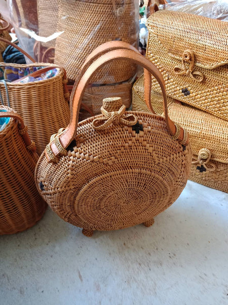 Fashion Handbag Wood Handle Bag Beach Rattan Bag Round Shoulder Bag - China  Handbag and Leather Handbag price | Made-in-China.com